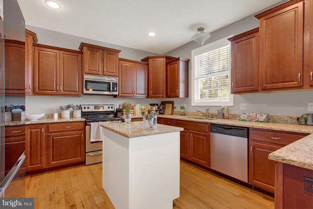1950 OAKWOOD DR, Hanover, PA 17331