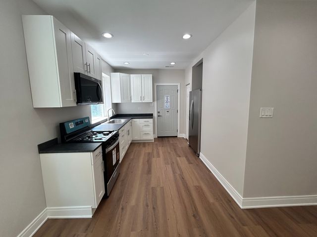 7546 S Wentworth Avenue 1, Chicago, IL 60620