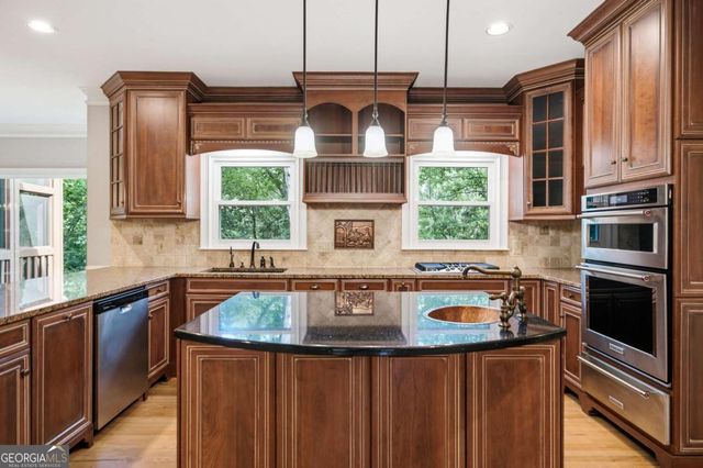 5525 Hampstead Way, Johns Creek, GA 30097