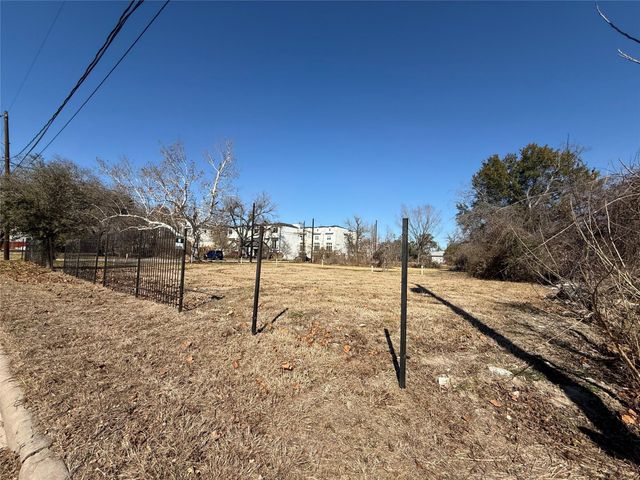 2303 Holman Street, Houston, TX 77004