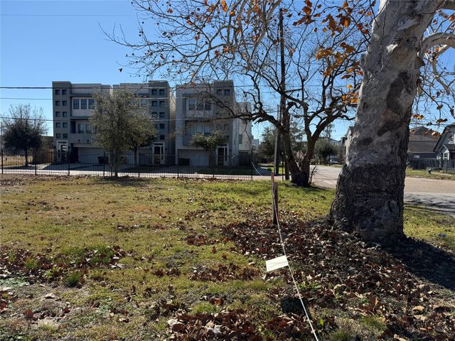 2303 Holman Street, Houston, TX 77004