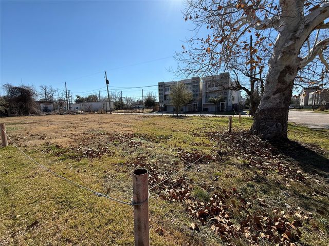 2303 Holman Street, Houston, TX 77004