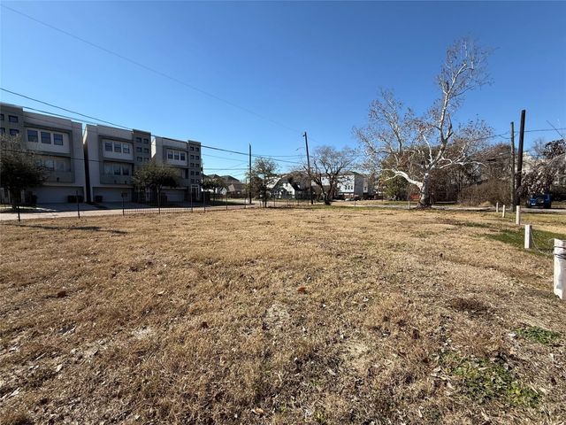 2303 Holman Street, Houston, TX 77004