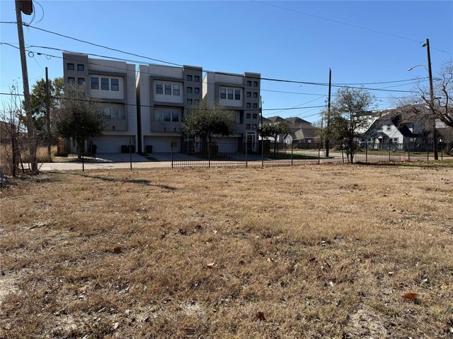 2303 Holman Street, Houston, TX 77004