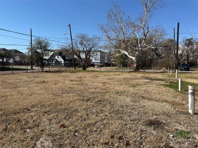 2303 Holman Street, Houston, TX 77004