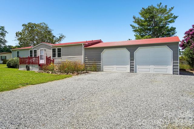 210 Leigh Anne Lane, Horse Shoe, NC 28742