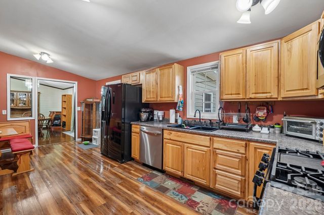 210 Leigh Anne Lane, Horse Shoe, NC 28742