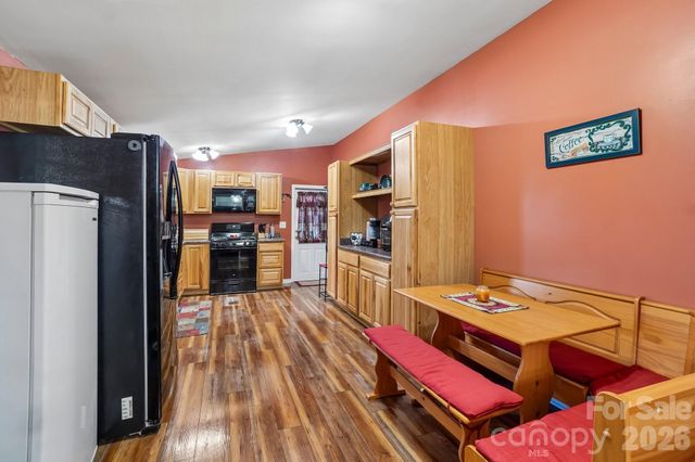 210 Leigh Anne Lane, Horse Shoe, NC 28742