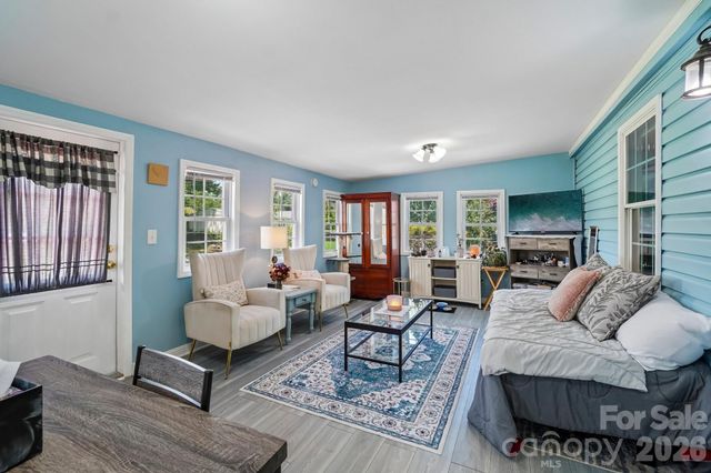 210 Leigh Anne Lane, Horse Shoe, NC 28742