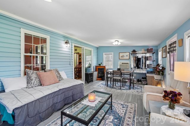 210 Leigh Anne Lane, Horse Shoe, NC 28742