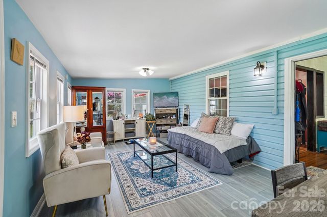 210 Leigh Anne Lane, Horse Shoe, NC 28742