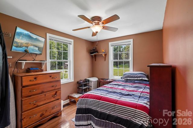 210 Leigh Anne Lane, Horse Shoe, NC 28742