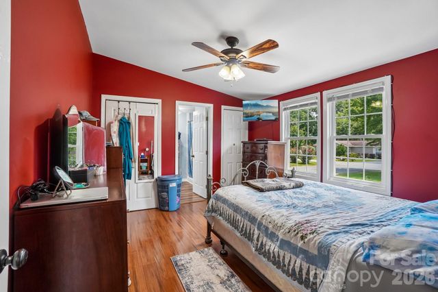 210 Leigh Anne Lane, Horse Shoe, NC 28742