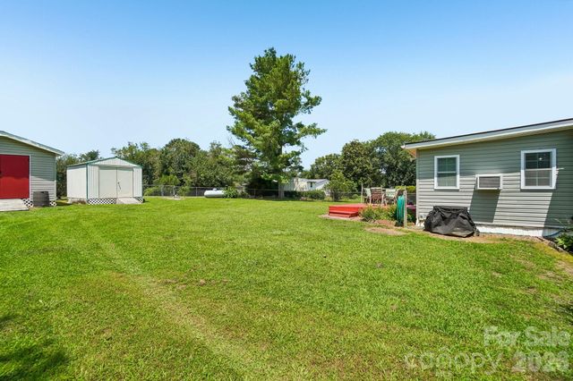 210 Leigh Anne Lane, Horse Shoe, NC 28742