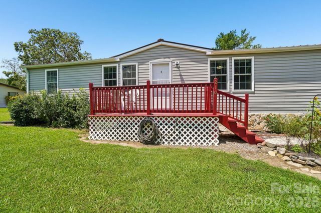 210 Leigh Anne Lane, Horse Shoe, NC 28742