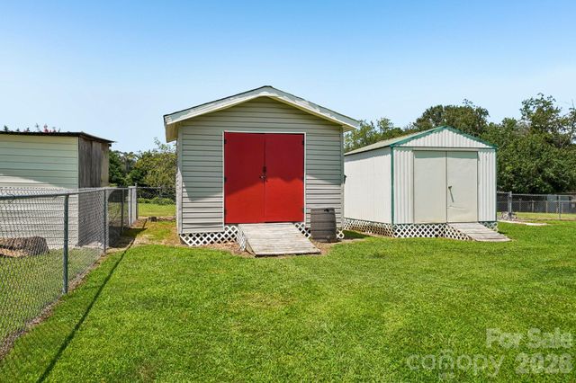 210 Leigh Anne Lane, Horse Shoe, NC 28742