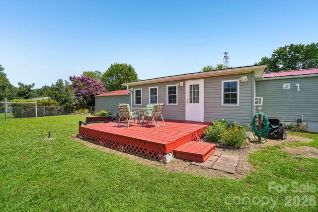 210 Leigh Anne Lane, Horse Shoe, NC 28742
