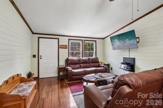 210 Leigh Anne Lane, Horse Shoe, NC 28742