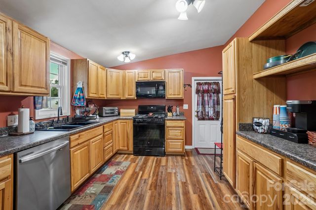 210 Leigh Anne Lane, Horse Shoe, NC 28742