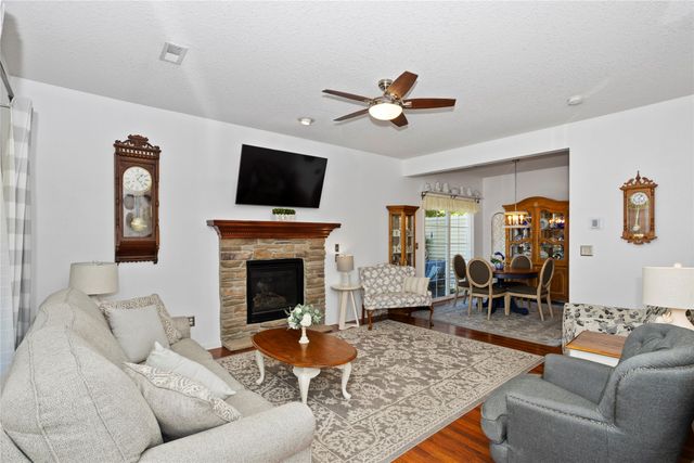 2749 NW 155th Street, Clive, IA 50325