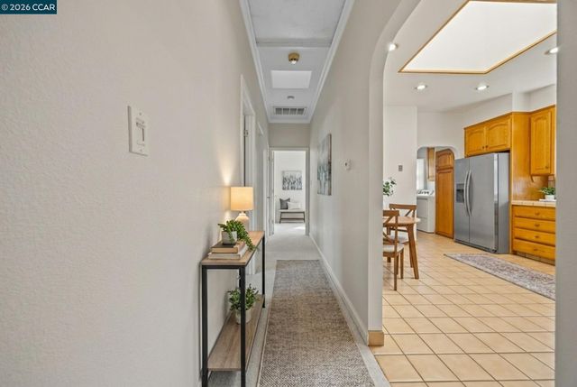 5910 Chabot Rd, Oakland, CA 94618