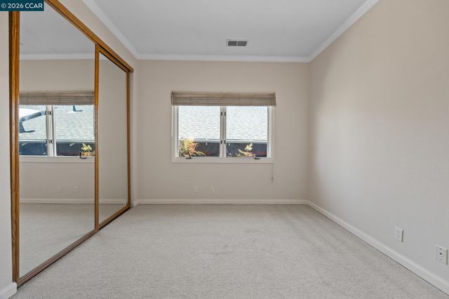 5910 Chabot Rd, Oakland, CA 94618