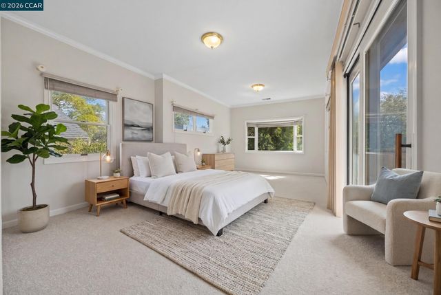 5910 Chabot Rd, Oakland, CA 94618