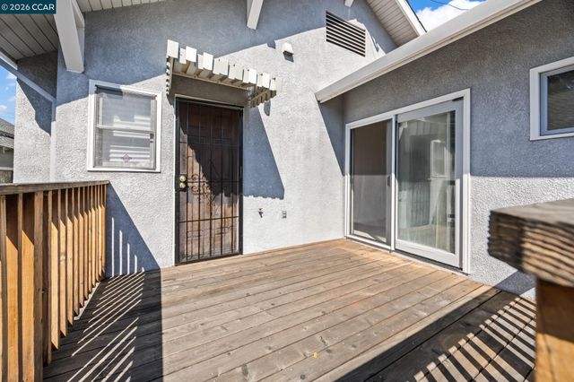 5910 Chabot Rd, Oakland, CA 94618