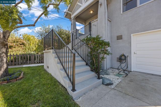 5910 Chabot Rd, Oakland, CA 94618