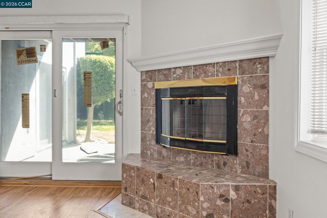 5910 Chabot Rd, Oakland, CA 94618