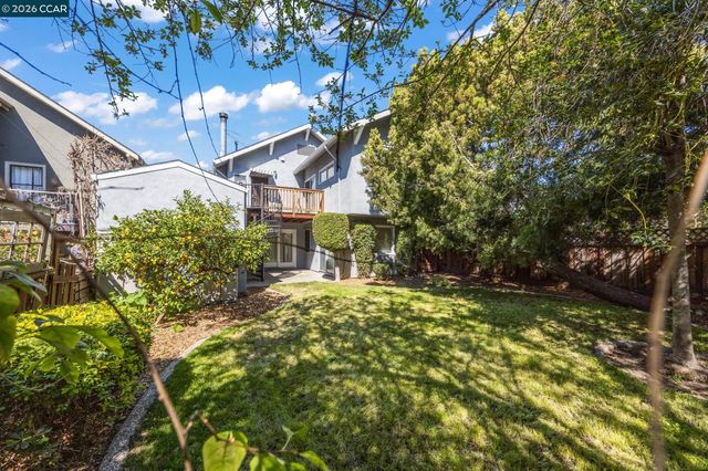 5910 Chabot Rd, Oakland, CA 94618