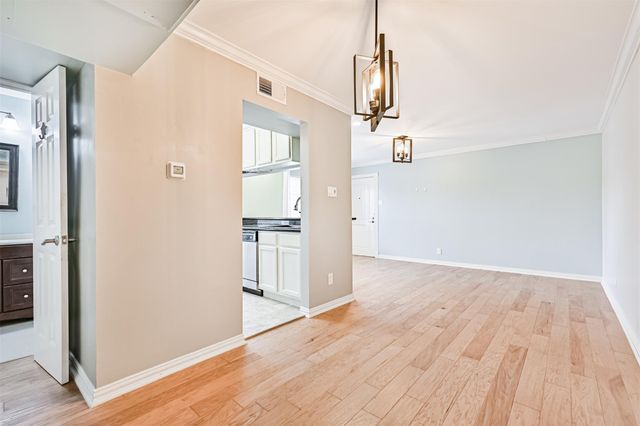 402 Post Office 201, Galveston, TX 77550