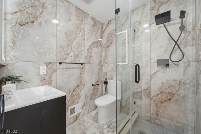 275 Longview Rd, Union Twp., NJ 07083