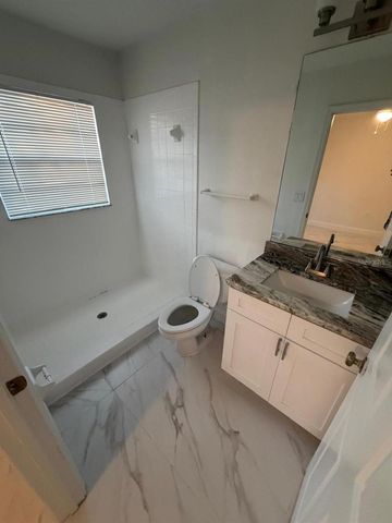 2050 28TH AVENUE N, St Petersburg, FL 33713