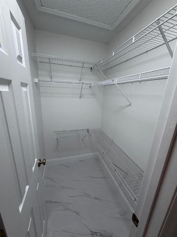 2050 28TH AVENUE N, St Petersburg, FL 33713