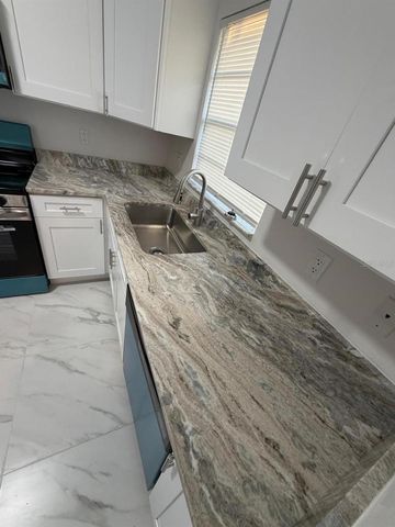 2050 28TH AVENUE N, St Petersburg, FL 33713