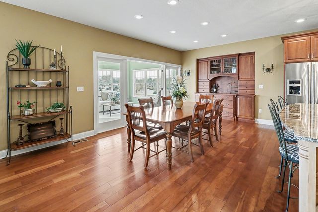 1009 Fountain View Drive, Pella, IA 50219