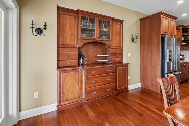 1009 Fountain View Drive, Pella, IA 50219