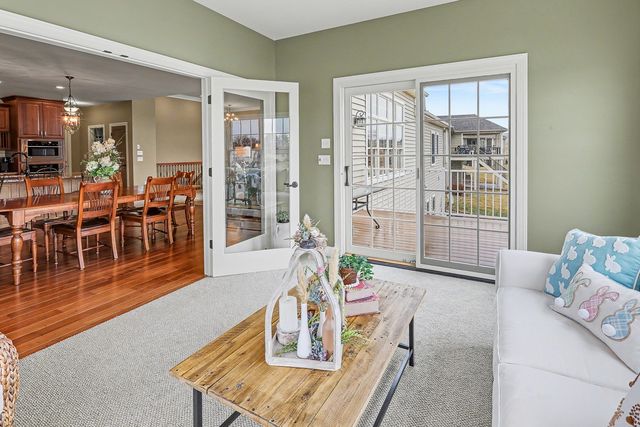 1009 Fountain View Drive, Pella, IA 50219