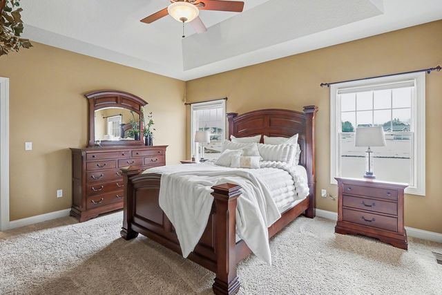 1009 Fountain View Drive, Pella, IA 50219