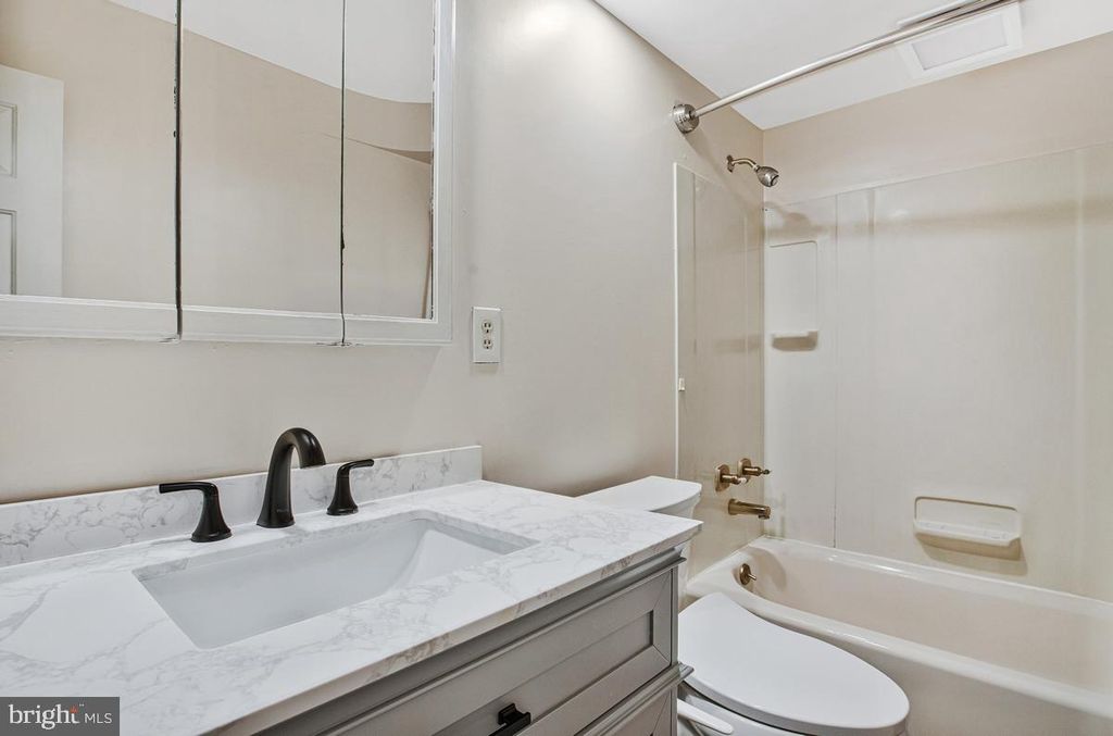 Image 20 of property listing at 8425 KINGS RIDGE RD, Baltimore, MD 21234