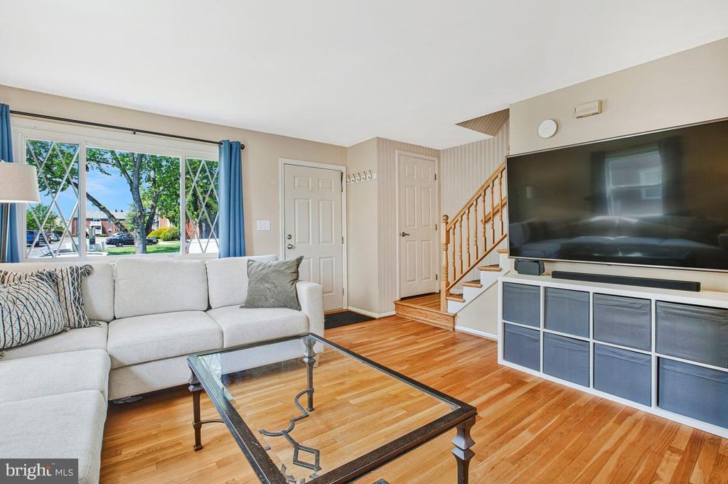 Image 5 of property listing at 8425 KINGS RIDGE RD, Baltimore, MD 21234