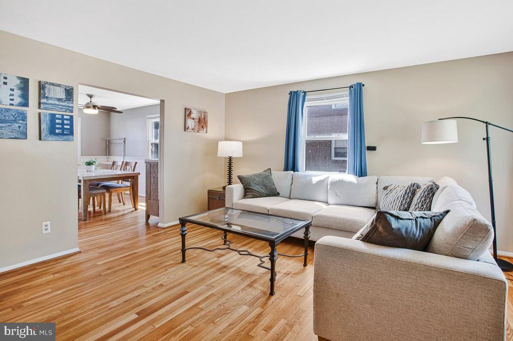 Image 7 of property listing at 8425 KINGS RIDGE RD, Baltimore, MD 21234