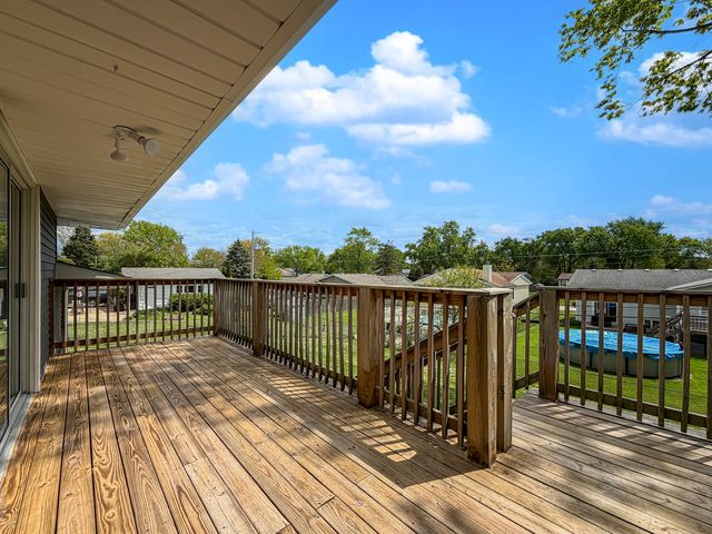2541 75th Street, Woodridge, IL 60517