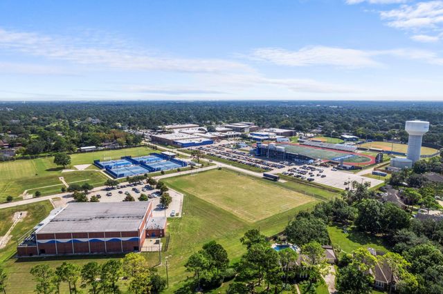 607 Fernwood Drive, Friendswood, TX 77546