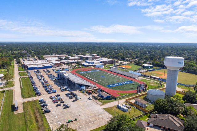 607 Fernwood Drive, Friendswood, TX 77546