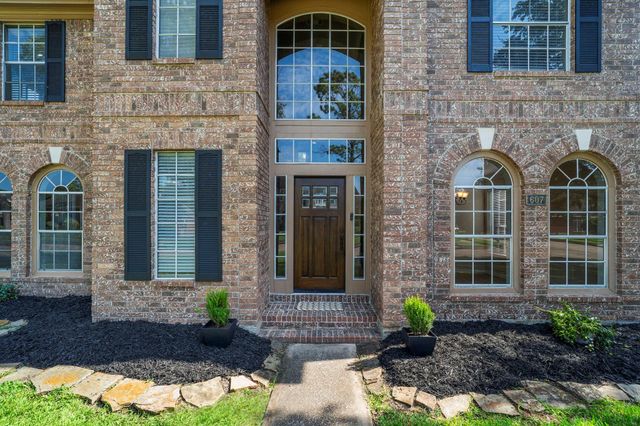 607 Fernwood Drive, Friendswood, TX 77546