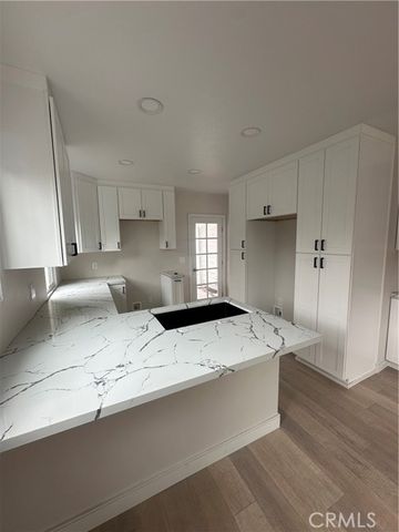 515 E Garfield Avenue, Glendale, CA 91205