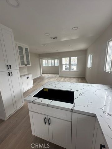 515 E Garfield Avenue, Glendale, CA 91205