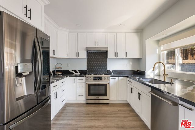 11775 Laurelwood Drive, Studio City, CA 91604